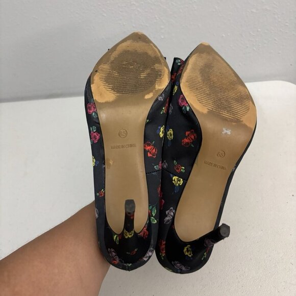 Betsey Johnson Bret Womens Classic Heel Pumps Slim Heel Black Floral Bow 8.5 Sz - Picture 7 of 8